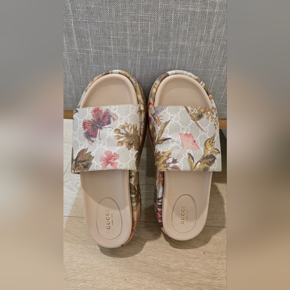 Gucci Women's Floral Pink Slide Sandals - Picture 4 of 10
